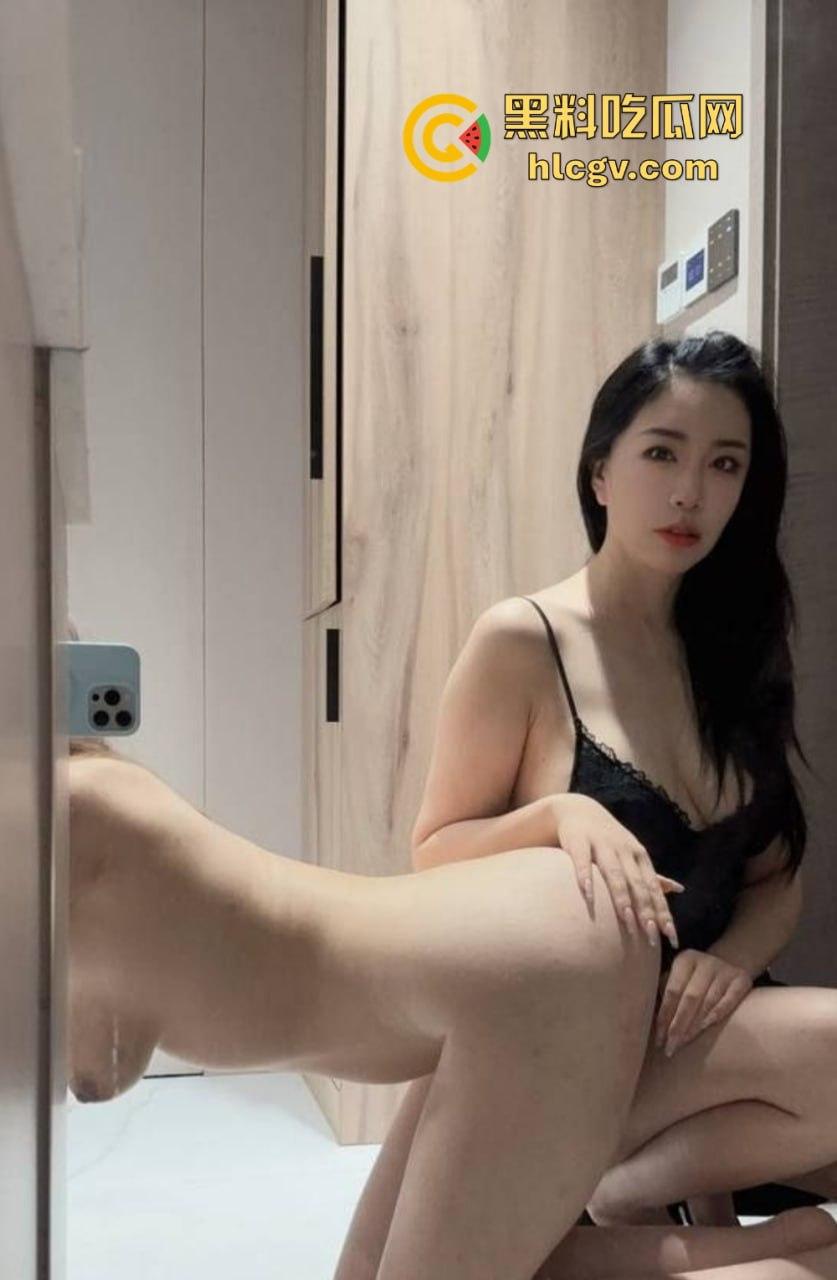 上海极品母女双飞共侍！5000搞定少儿主持人和舞蹈生女儿，母女同吃一根鸡巴，贵但绝对够骚！  第23张