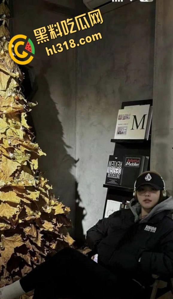 推特博主【一杆钢枪】，最新视频的女主竟是抖音网红【阿凡琦】，户外野战激情3P，声音身材完全暴露，实锤无疑 !  第2张