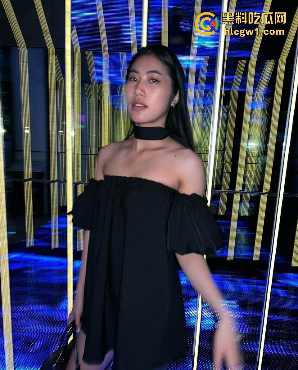 留学生【马可妍】的性爱日记曝光！吃洋屌吃成母狗，跪地讨好主人，彻底成了外国人的玩物！  第2张