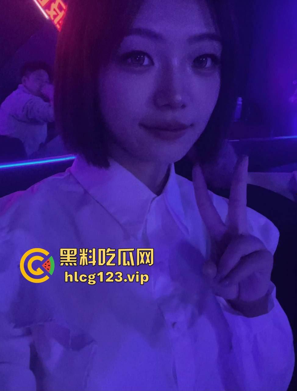 济南舞蹈老师冉冉，自拍展示御姐风骚身材，小穴撩人，真想掀起裙子猛操一顿！  第2张