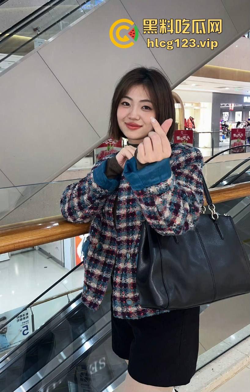 济南舞蹈老师冉冉，自拍展示御姐风骚身材，小穴撩人，真想掀起裙子猛操一顿！  第5张