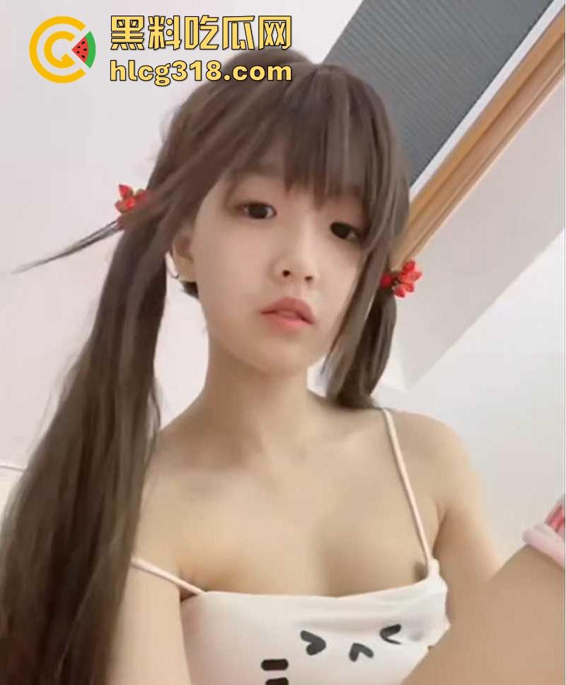 极品可爱福利姬【圆圆酱】可爱JK萝莉被金主无套后入,户外露出掰穴自慰,刺激感爆棚! 第3张 极品可爱福利姬【圆圆酱】可爱JK萝莉被金主无套后入,户外露出掰穴自慰,刺激感爆棚! 第3张