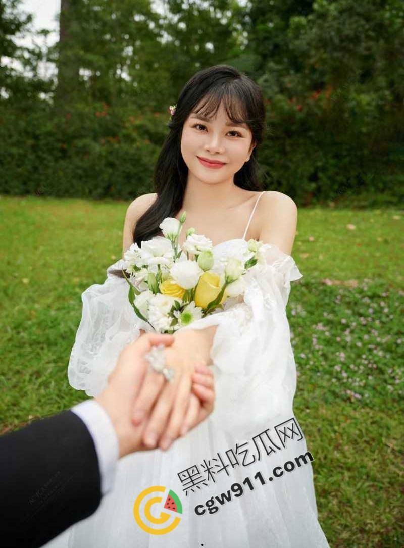 江苏无锡坐台女【陈馨阳】成功上岸后抛弃金主，与接盘侠光速闪婚，金主怒曝出性爱视频泄愤  第1张