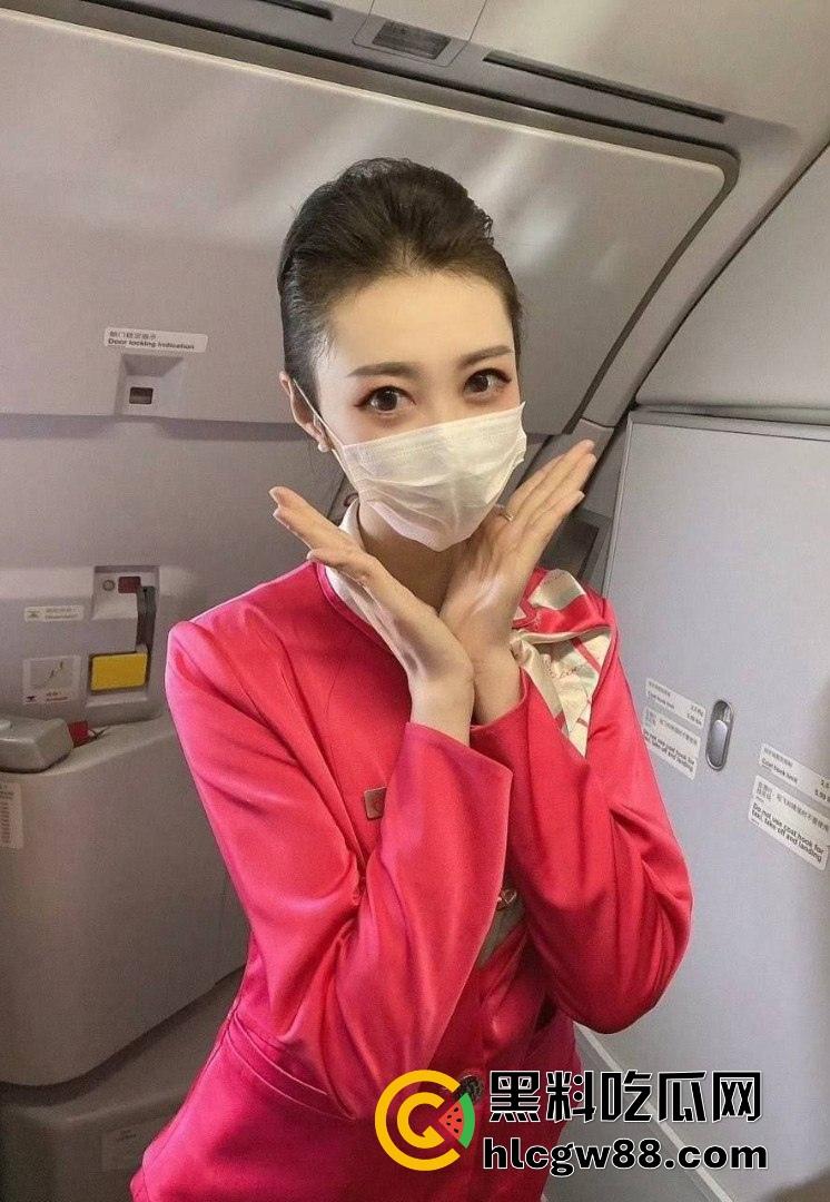 苏州少公子爆操海航空姐【刘媛媛】制服成情趣装，被按在酒店窗台疯狂后入，逼肿了还得给顾客倒饮料！  第7张