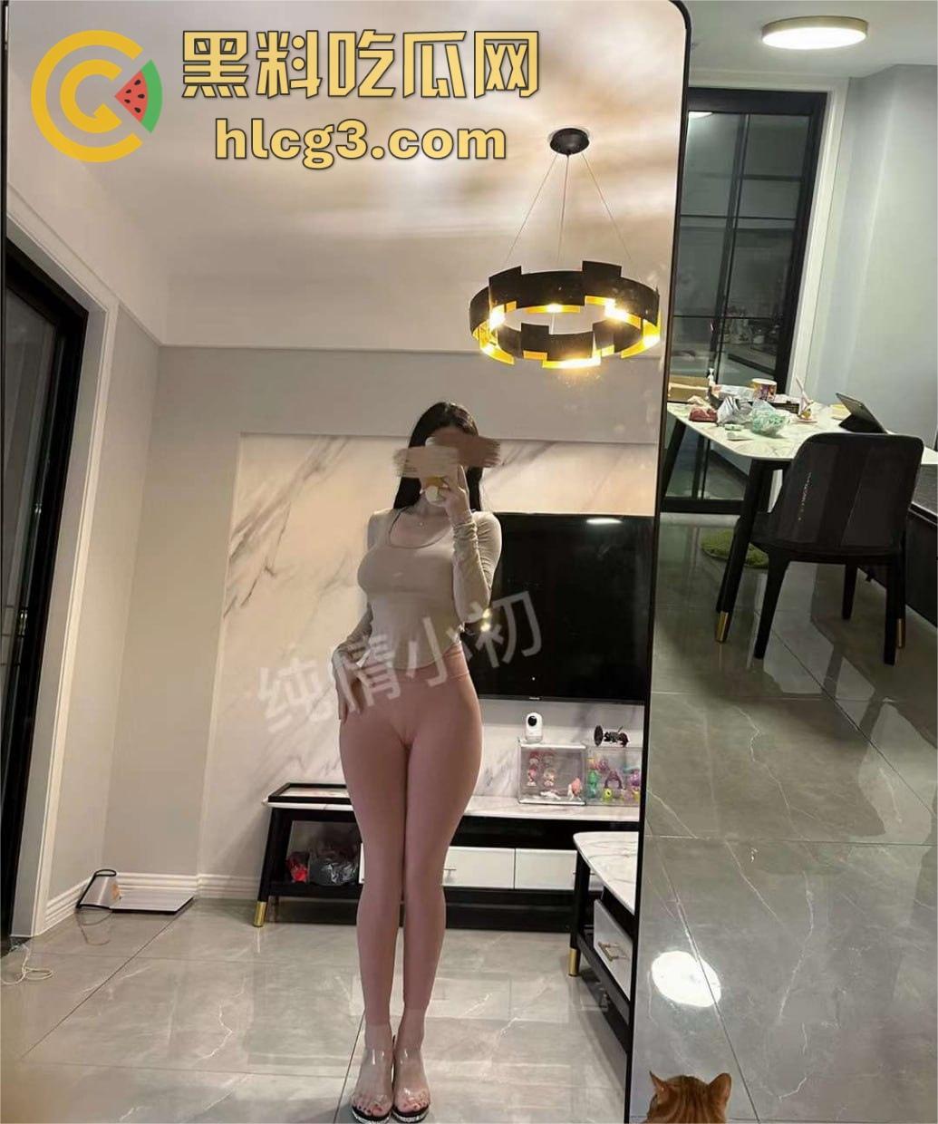 快手抖音网红笨蛋初初，微密圈最新视频流出，奶牛攻速套装+肛塞狐狸尾巴，白嫩屁股简直不要太诱人！  第11张