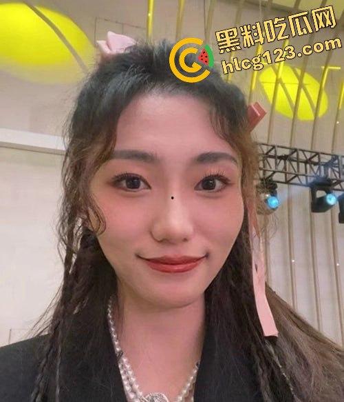 上海外国语大学的丁雪瑛白天是校花，晚上却是金主性奴！反差淫荡视频流出，全程被操到崩溃！  第4张