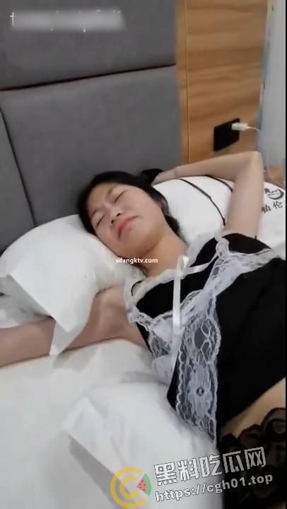 网盘泄密！大块头肥猪调教反差小萌妹 毒龙 深喉花样百出 玩得妹子快喘不过气  第3张