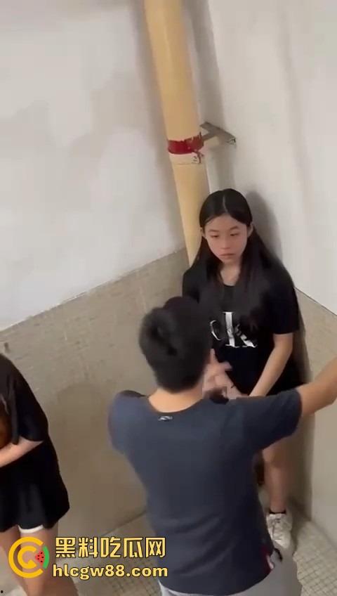 香港少女遭童党围殴，被十几人包围狂扇耳光，事隔半年才敢报警，霸凌太嚣张了吧？  第10张