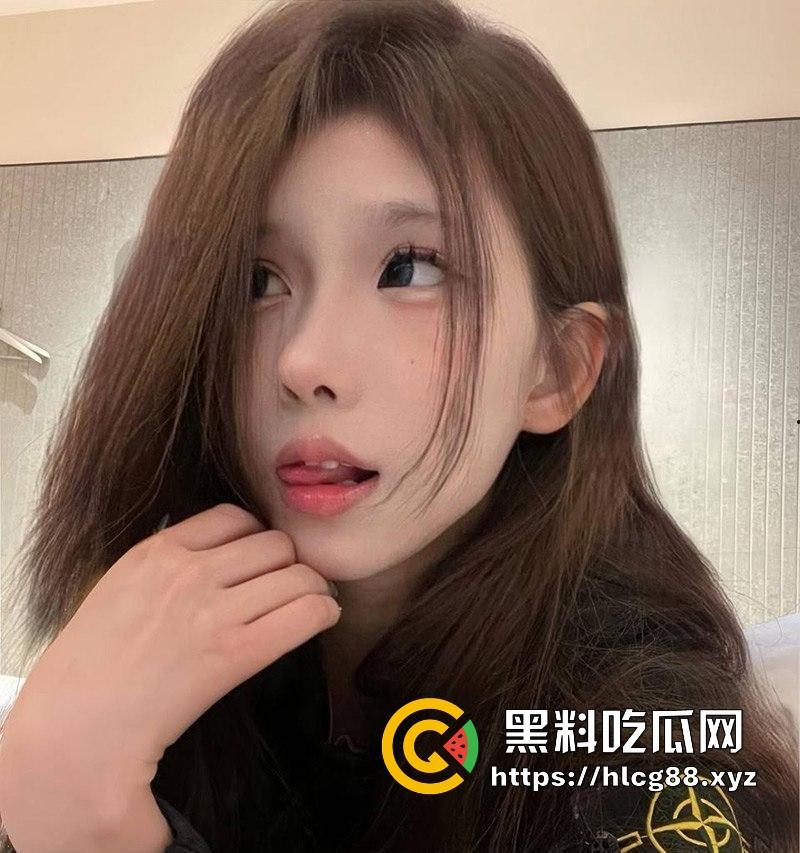 广东职业技术学院19岁母狗【李颖莹】清纯反差婊粉嫩馒头逼 大尺度裸舞用笔自慰视频调教 很有撸点! 第1张 广东职业技术学院19岁母狗【李颖莹】清纯反差婊粉嫩馒头逼 大尺度裸舞用笔自慰视频调教 很有撸点! 第1张