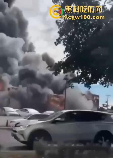 墨西哥 锡那罗亚州突发火灾，现场堪称恐怖末日快速摧毁房屋 极具吓人！  第5张