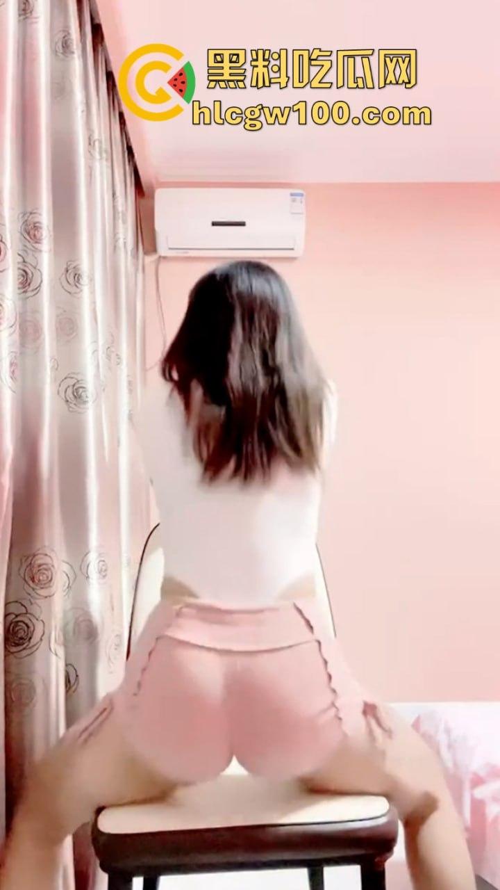 抖音71万粉丝大奶擦边少妇【你的蜜桃姨】蕾丝丁字裤原味袜 榨干老头退休钱  第4张