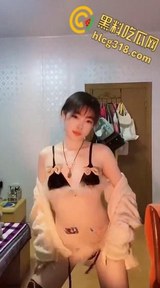 推特颜值网红【子子喜】,完美露脸脱衣裸舞, 性感美乳微毛嫩穴,福利姬中的极品 ! 第6张 推特颜值网红【子子喜】,完美露脸脱衣裸舞, 性感美乳微毛嫩穴,福利姬中的极品 ! 第6张