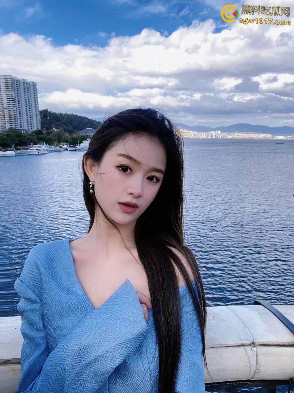 清纯学生妹【李紫涵】,被男友调教自拍泄露,被狗链绑住滴蜡调教,跪在地上口爆榨精,可甜可骚真乃极品! 第1张 清纯学生妹【李紫涵】,被男友调教自拍泄露,被狗链绑住滴蜡调教,跪在地上口爆榨精,可甜可骚真乃极品! 第1张