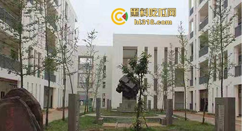 四川仁寿第二职高,小情侣楼梯间激情性爱,少女墙角舔屌被偷拍,在校园上演活春宫,刺激无比! 第2张 四川仁寿第二职高,小情侣楼梯间激情性爱,少女墙角舔屌被偷拍,在校园上演活春宫,刺激无比! 第2张