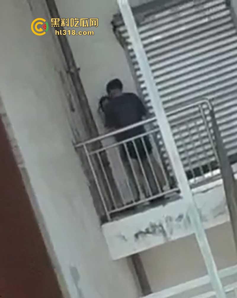 四川仁寿第二职高,小情侣楼梯间激情性爱,少女墙角舔屌被偷拍,在校园上演活春宫,刺激无比! 第5张 四川仁寿第二职高,小情侣楼梯间激情性爱,少女墙角舔屌被偷拍,在校园上演活春宫,刺激无比! 第5张