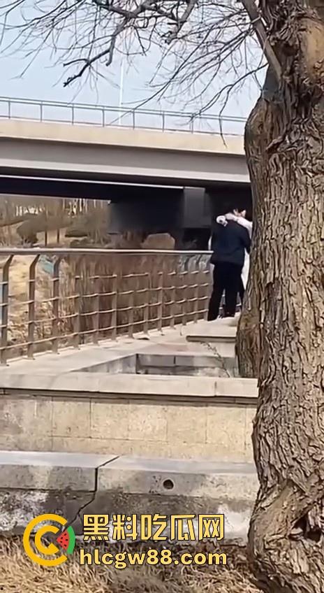 春天来了,动物们到了交配的季节了,情侣们性欲来了完全不顾旁人现场就是干! 第7张 春天来了,动物们到了交配的季节了,情侣们性欲来了完全不顾旁人现场就是干! 第7张