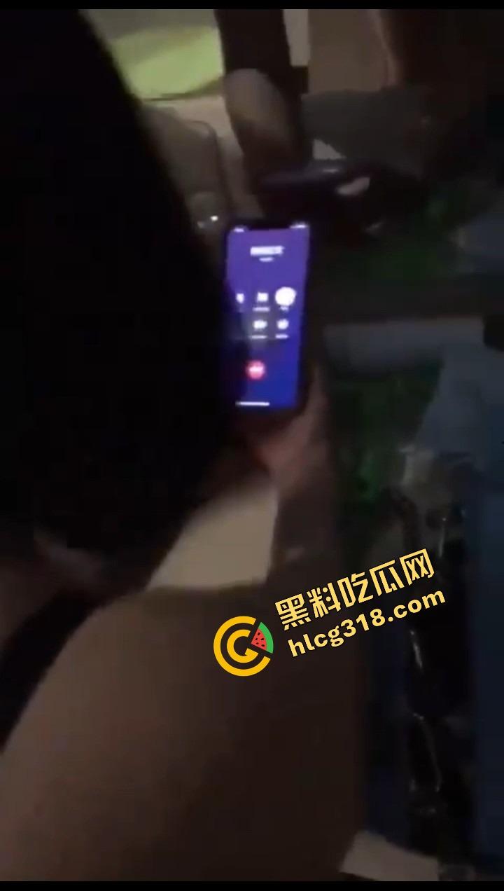 精液不能进我身体,但可以糊我丝袜上,骚母狗一边后入挨操一边叽叽喳喳跟闺蜜打电话聊天! 第10张 精液不能进我身体,但可以糊我丝袜上,骚母狗一边后入挨操一边叽叽喳喳跟闺蜜打电话聊天! 第10张