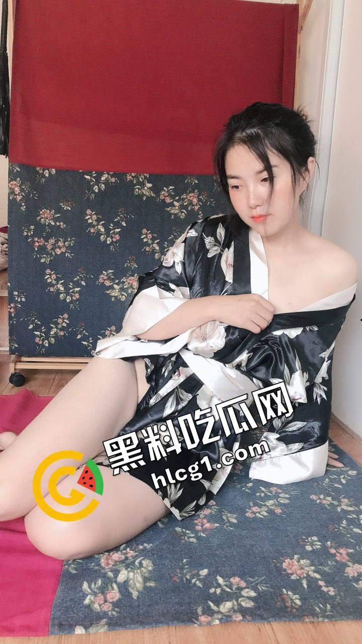 素颜清影独倚，颇有姿色大胆露脸！真实记录我与我的母狗老婆生活，尺度惊人！  第3张