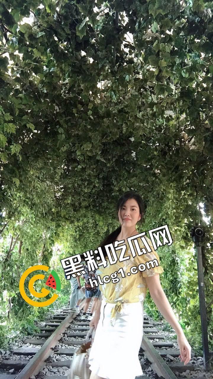 素颜清影独倚，颇有姿色大胆露脸！真实记录我与我的母狗老婆生活，尺度惊人！  第4张