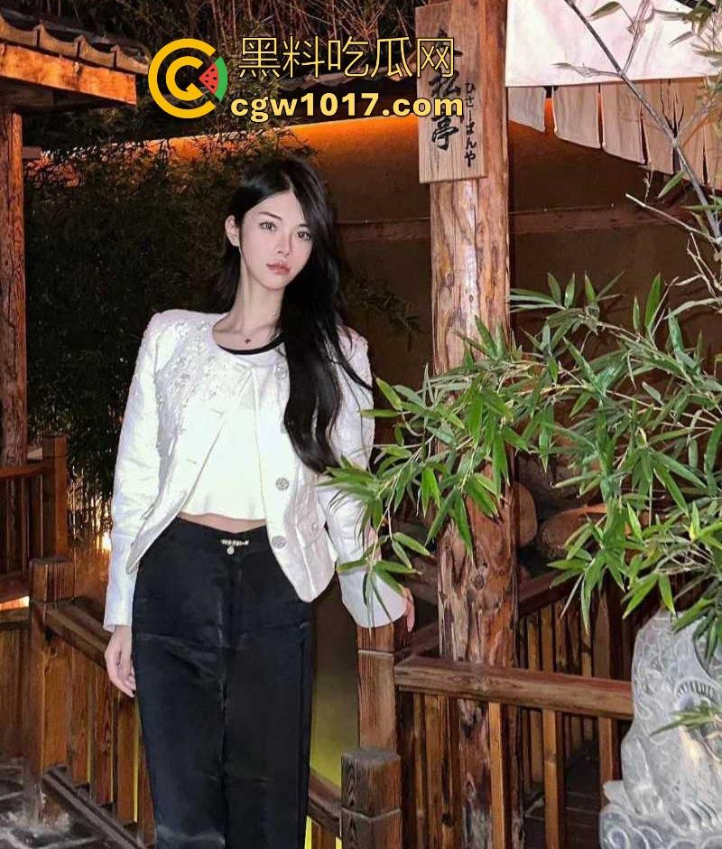 哈尔滨名媛公交车【黄志玲】高挑身材绝美颜值，每天拿精液洗脸，后入嫩穴叫声淫荡，有钱就能上有钱人的精盆！  第4张