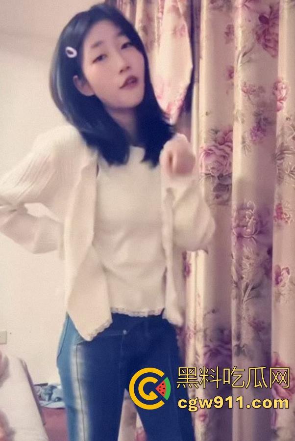 河北骚逼【魏莉】被男友调教成顶级母狗,男友的专属精盆,按头口交无套后入猛操,臀浪翻滚刺激十足! 第1张 河北骚逼【魏莉】被男友调教成顶级母狗,男友的专属精盆,按头口交无套后入猛操,臀浪翻滚刺激十足! 第1张