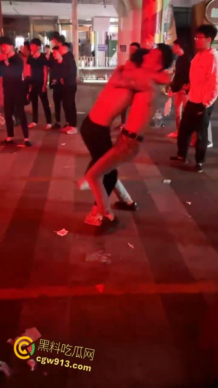 山东聊城市精神小伙3V3，且提前说好不报警，必须死磕到底，只因算命先生说我是土命 ！  第4张