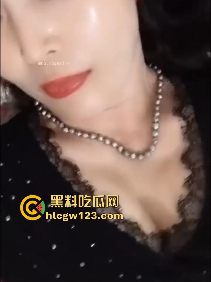 极品风韵少妇熟女【达琳】自慰视频曝光！ 抖音15万粉网红人妻 风骚至极 真是好有味道！  第5张