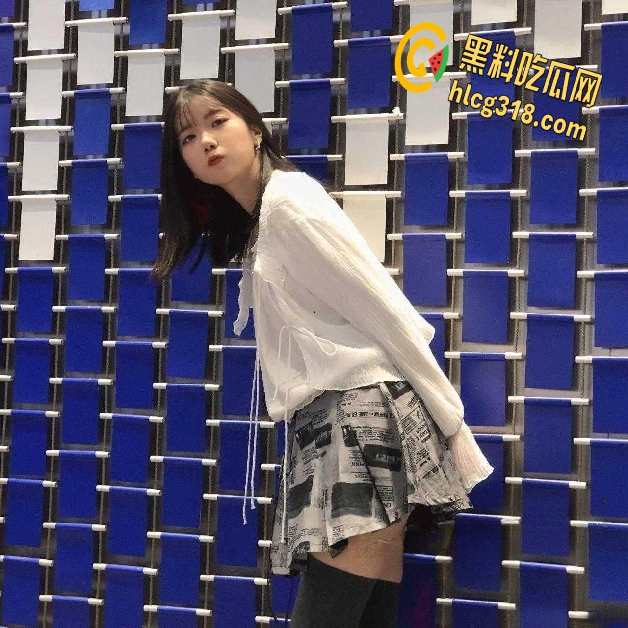 文静乖巧女大学生被金主包养,黑丝网袜跪地口交,皮鞭调教走廊遛狗,屁股都被打红了 ! 第1张 文静乖巧女大学生被金主包养,黑丝网袜跪地口交,皮鞭调教走廊遛狗,屁股都被打红了 ! 第1张