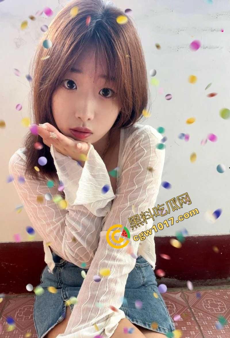 邯郸清纯少女【沈悦丽】不雅视频震惊四座！跪地口交，母狗骚态百出，微信自曝“公共母狗”，求更多男人轮流蹂躏！  第2张