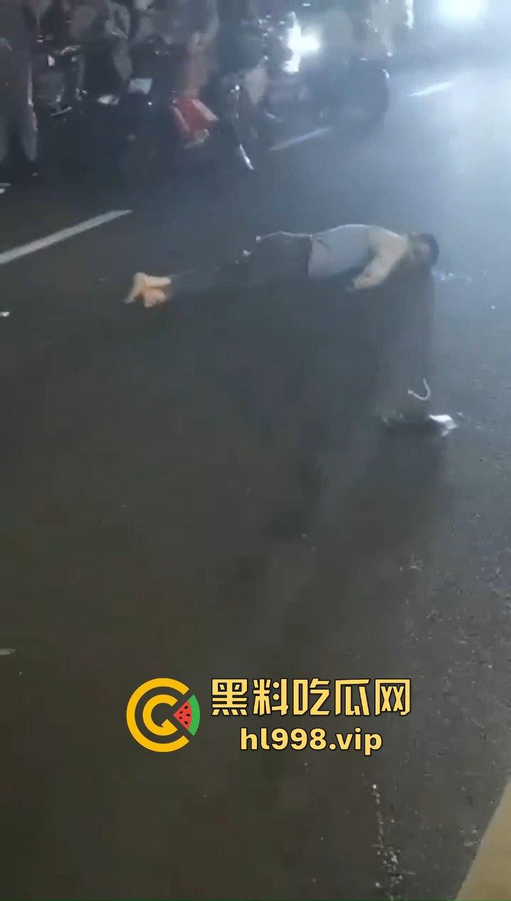 福州惊现比亚迪元怼威马,乘客嘴贱把司机吵崩溃,硬是要带人一起见阎王! 第2张 福州惊现比亚迪元怼威马,乘客嘴贱把司机吵崩溃,硬是要带人一起见阎王! 第2张