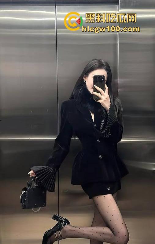 湖南郴州【许多多】老师搞师生恋勾引男学生上床,被家长发现曝光大量聊天记录跟视频。 第18张 湖南郴州【许多多】老师搞师生恋勾引男学生上床,被家长发现曝光大量聊天记录跟视频。 第18张