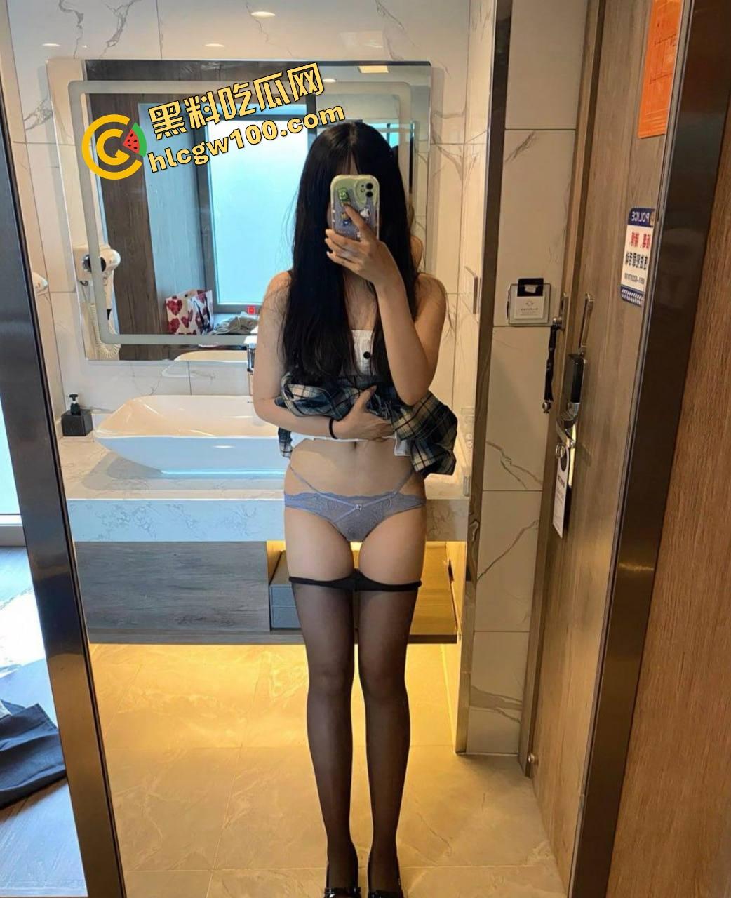 湖北荆门服装店老板娘【唐瑜】网红脸诱惑口交嗦屌，笑着女上位淫荡做爱！独家曝光流出！  第4张