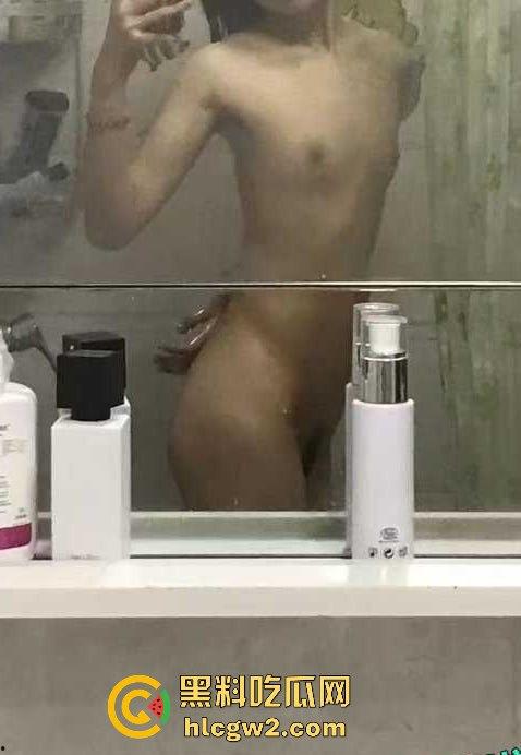 安徽亳州职院05年小母狗骚货『倪书函』露逼照疯传 拍全裸骚照把骚穴拍成艺术品 骚穴直接摆给你看! 第5张 安徽亳州职院05年小母狗骚货『倪书函』露逼照疯传 拍全裸骚照把骚穴拍成艺术品 骚穴直接摆给你看! 第5张