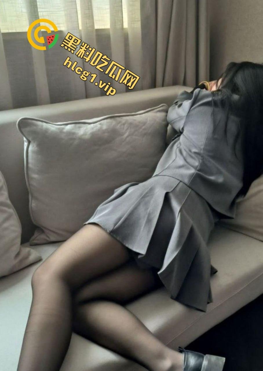 江苏酒水销售苏菲亚！已婚骚货为业绩出轨客户！酒店送炮视频曝光！黑丝揉逼场面火辣！  第4张