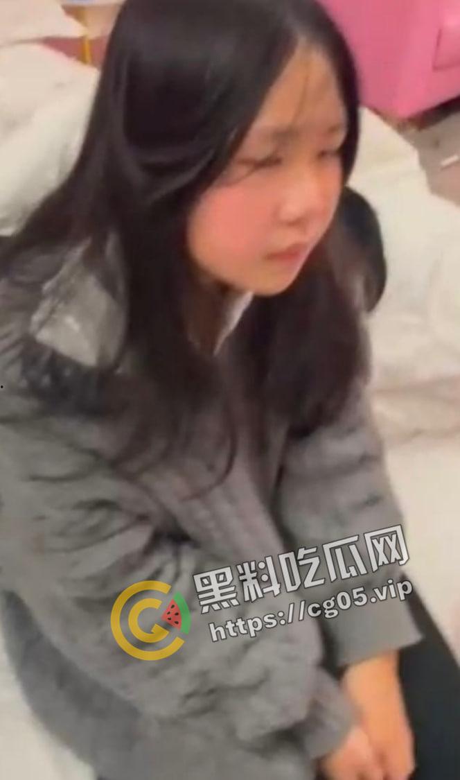 江苏无锡霸凌事件！让女孩脱光衣服检查 还强迫去和自己的叔叔做爱 一群小畜生 现场画面流出  第1张