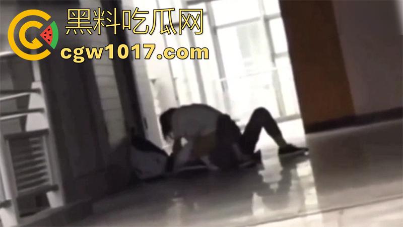 大连师范高中,【孙俪怡】和【魏雨博】同学,你俩在教学楼操逼的视频,被曝光了哦!这下人尽皆知了! 第4张 大连师范高中,【孙俪怡】和【魏雨博】同学,你俩在教学楼操逼的视频,被曝光了哦!这下人尽皆知了! 第4张