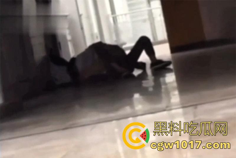 大连师范高中,【孙俪怡】和【魏雨博】同学,你俩在教学楼操逼的视频,被曝光了哦!这下人尽皆知了! 第5张 大连师范高中,【孙俪怡】和【魏雨博】同学,你俩在教学楼操逼的视频,被曝光了哦!这下人尽皆知了! 第5张