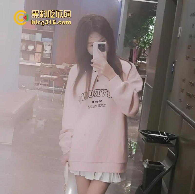 重庆高颜值美女【齐娇琪】极品尤物私拍流出，极品反差御姐露脸口交，性感身材粉嫩乳头骚穴惹火撩人！  第3张