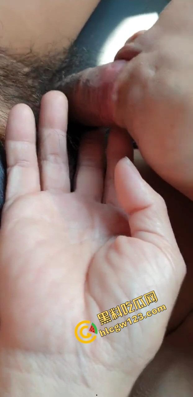 保时捷最佳宣传片！大奶妹子全裸趴身上口爆，80码高速路上舔到精尽人亡，绝世口技嗦声盖过发动机！  第7张