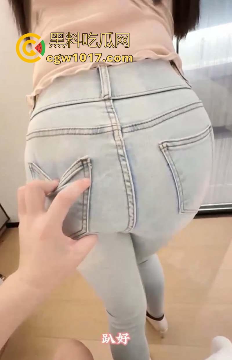 忽悠自己亲姐姐开房,蒙上姐姐眼睛中途换人偷操,全程无套内射,射完无缝衔接继续操,玩的就是心跳! 第2张 忽悠自己亲姐姐开房,蒙上姐姐眼睛中途换人偷操,全程无套内射,射完无缝衔接继续操,玩的就是心跳! 第2张