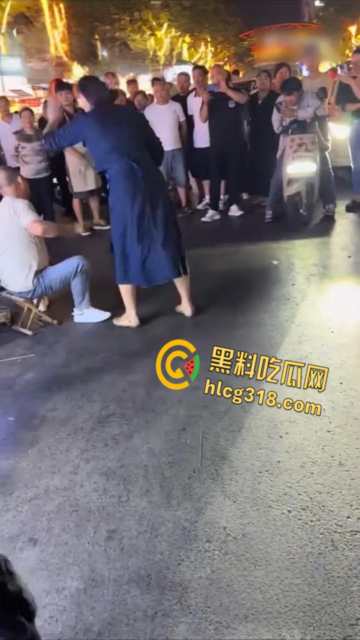 被打了9个耳光还被踹了一脚，男子全程未还手，这种情况能拿到多少赔偿呢？真是泼妇！  第2张