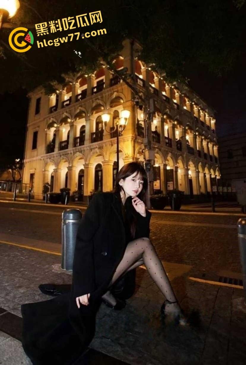 重庆工商大学经济学院女大学生【沈琪】平时就是衣服富贵千金模样 原来是给人当小三视频被曝光！  第2张