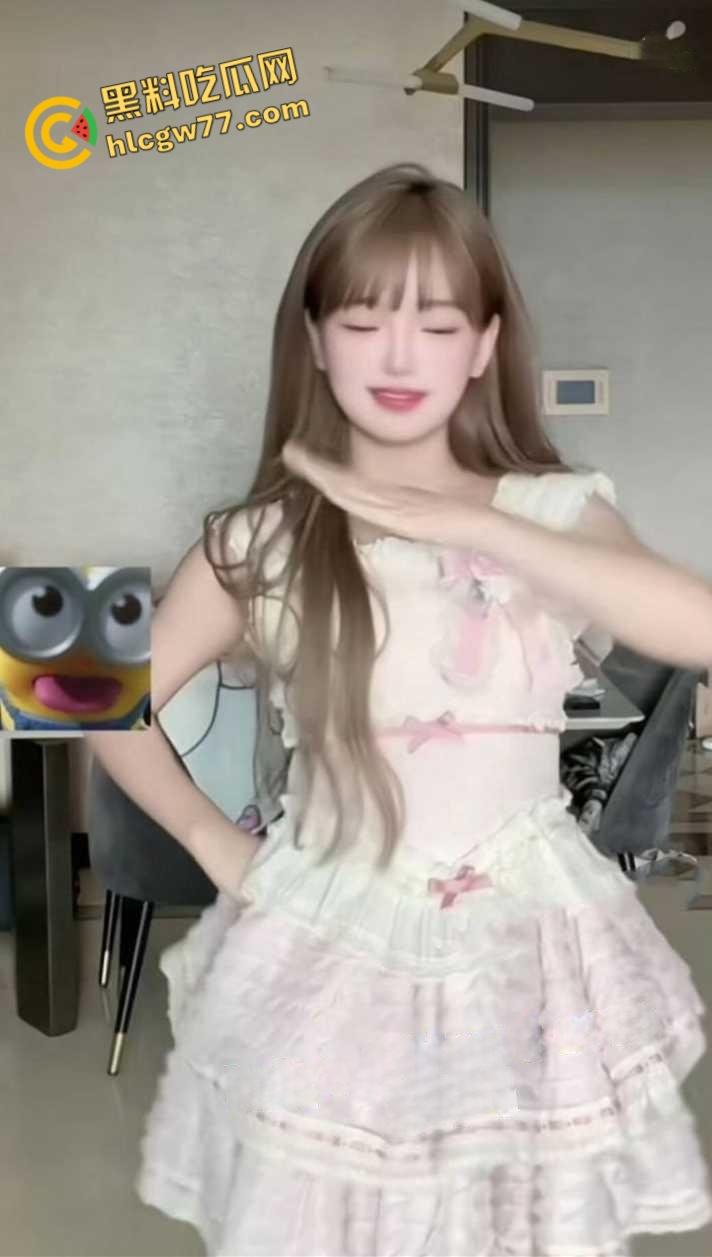 重庆工商大学经济学院女大学生【沈琪】平时就是衣服富贵千金模样 原来是给人当小三视频被曝光！  第3张