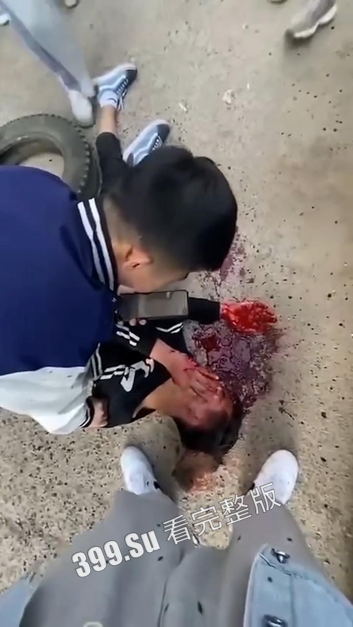 #霸凌合集 #校园 #殴打 #裸体 真的有天生坏种？人之初性本恶？（八）  第6张