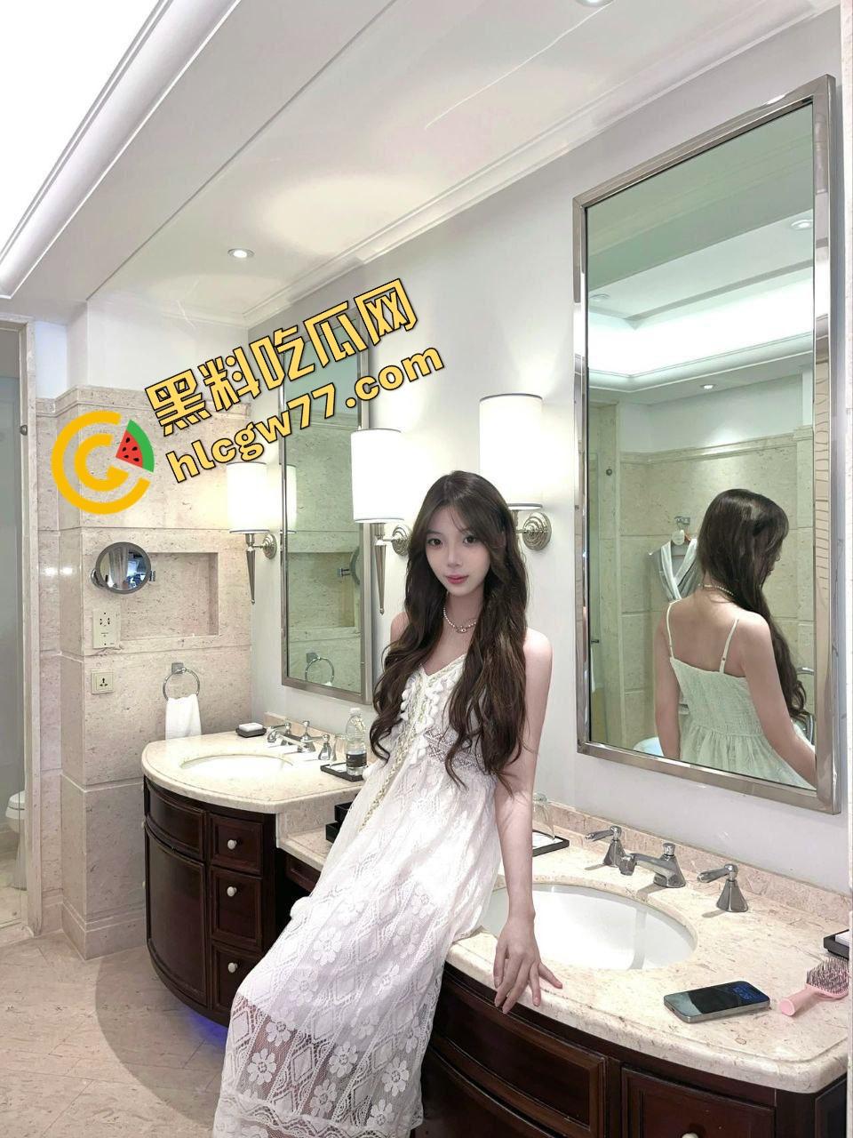 网友投稿聊了俩月终于约上极品少妇，结果床上骚得开口叫爸爸，老哥爆操根本刹不住！  第1张