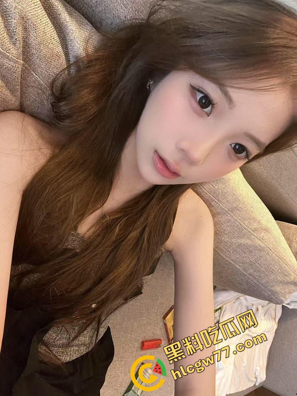 网友投稿聊了俩月终于约上极品少妇，结果床上骚得开口叫爸爸，老哥爆操根本刹不住！  第4张