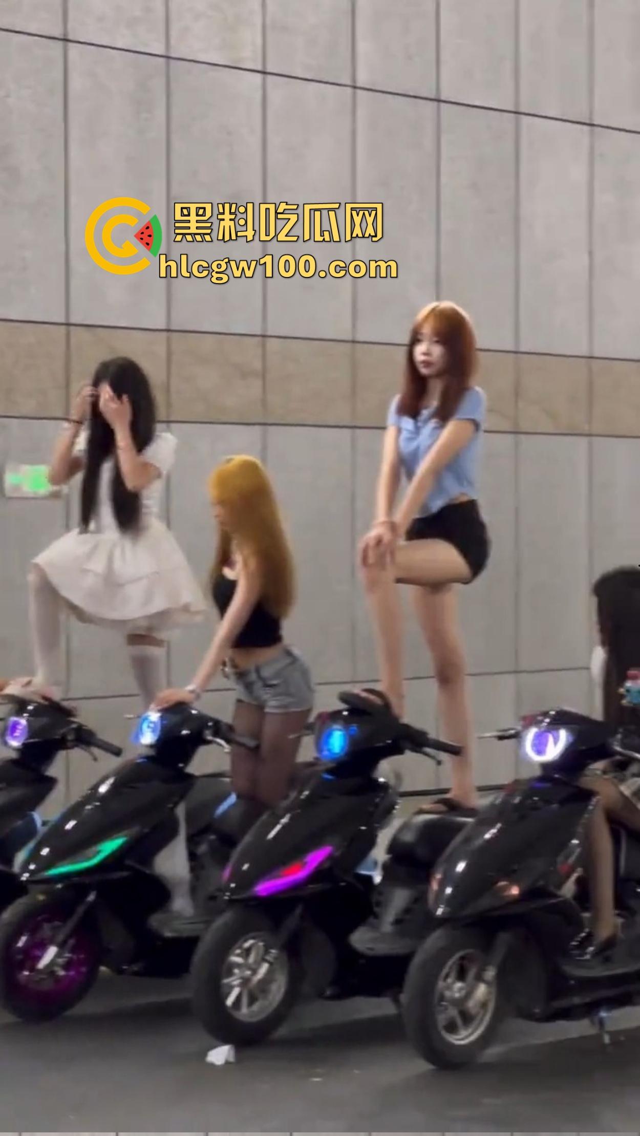 杜卡迪V4保时捷911都不如小牛电动车有排面?毕竟是黄毛精神小妹的专属神车,吃过的逼比你吃过的饭还多! 第9张 杜卡迪V4保时捷911都不如小牛电动车有排面?毕竟是黄毛精神小妹的专属神车,吃过的逼比你吃过的饭还多! 第9张