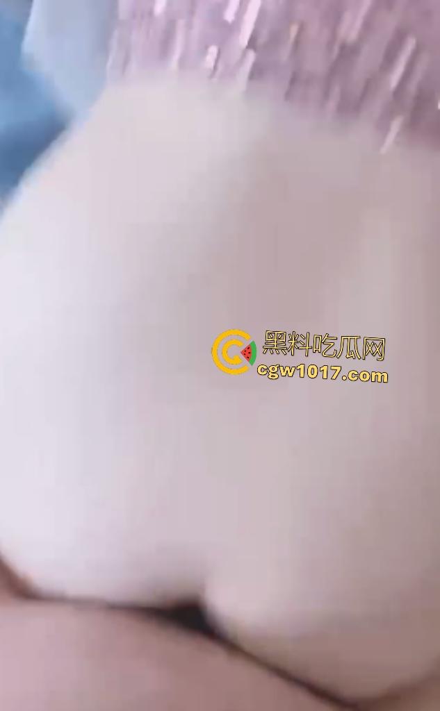 嫂子穿瑜伽裤勾引小叔子，争论性爱姿势后直接开干，家中狂野实验后入式，骚逼猛夹鸡巴，逼得射满肚子！  第5张