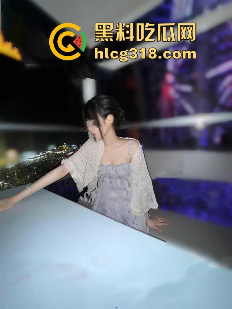 海角乱伦大神【意淫自己妹妹】带妹妹上摩天轮激情性爱，惊险刺激的高空交作业，操烂粉嫩白虎骚穴！  第1张