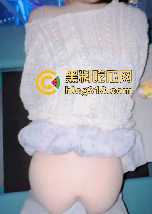 海角乱伦大神【意淫自己妹妹】带妹妹上摩天轮激情性爱，惊险刺激的高空交作业，操烂粉嫩白虎骚穴！  第7张